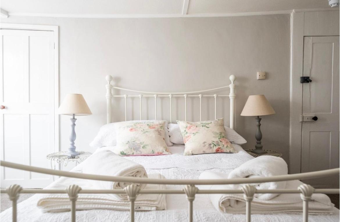 Room At The Inn Lyme Regis Exteriör bild